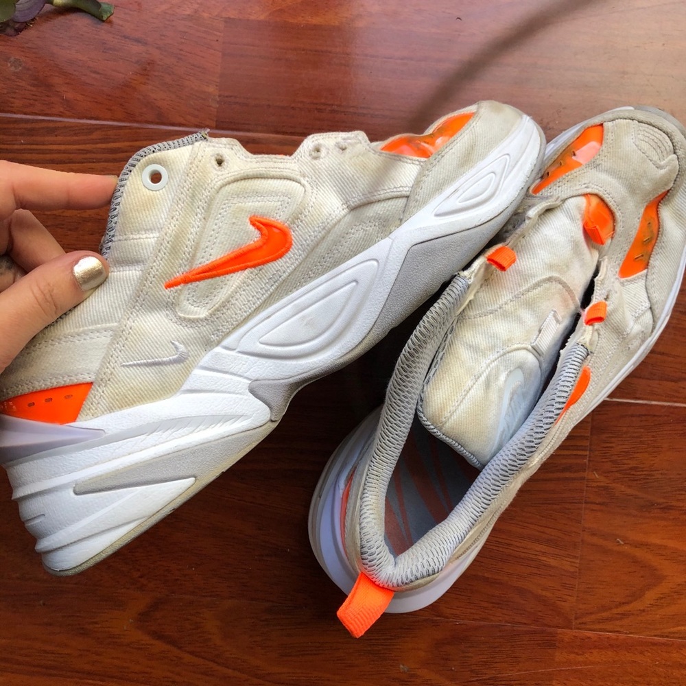 ❗️SOLD❗️Well worn women’s Nike sneakers